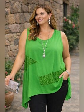 Kate & Mallory 3X Asymmetrical Green Top P2P: 27″ length: 29‑42″